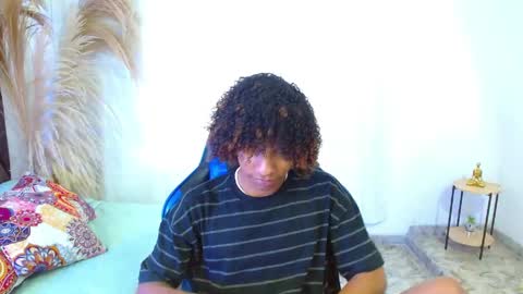 Snapshot of angell18_ chatting on May 7, 2026, 9:09 pm Angel online show from May 7, 2026, 9:09 pm