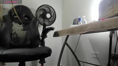 Snapshot of angell_hans11_aws chatting on December 24, 2024, 6:00 am Im Angel  online show from December 24, 2024, 6:00 am