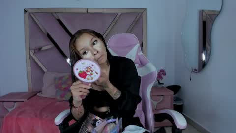 angell_petite01 online show from June 3, 2026, 8:14 pm
