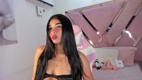angell_petite01 online show from June 18, 2026, 12:20 pm