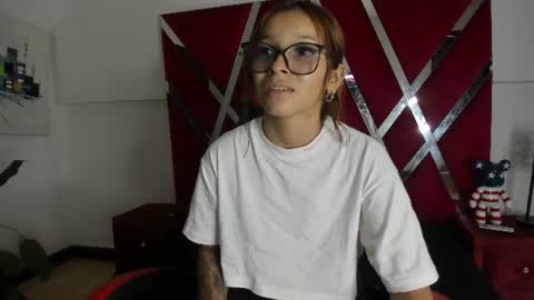 angell_petite01 online show from June 20, 2026, 7:49 pm
