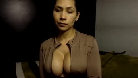  ANGELA ISABELLA  online show from December 1, 2025, 8:14 pm