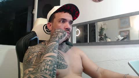angellatino0 online show from December 1, 2024, 11:14 pm