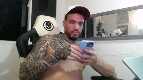 angellatino0 online show from December 3, 2024, 5:20 am