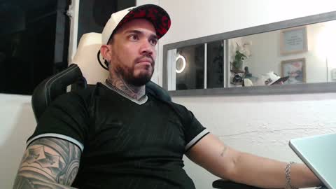 angellatino0 online show from December 3, 2024, 8:27 am