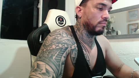 angellatino0 online show from December 4, 2024, 7:06 am