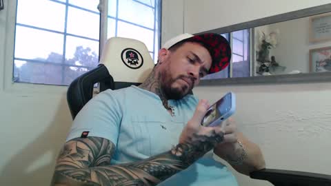 angellatino0 online show from December 4, 2024, 10:08 pm