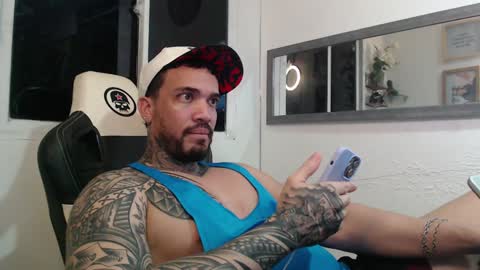 angellatino0 online show from December 5, 2024, 7:05 am