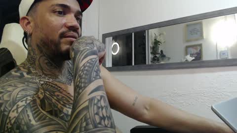 angellatino0 online show from December 9, 2024, 1:07 am