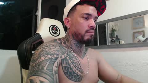 angellatino0 online show from December 9, 2024, 7:28 am