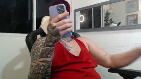 angellatino0 online show from December 11, 2024, 4:39 am
