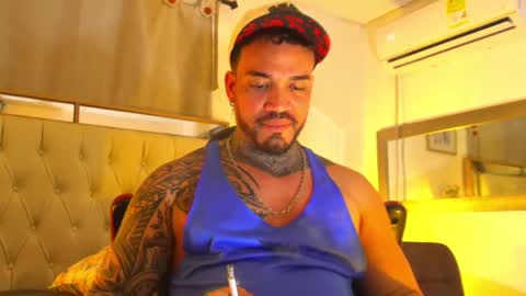 angellatino0 online show from December 25, 2024, 9:02 am