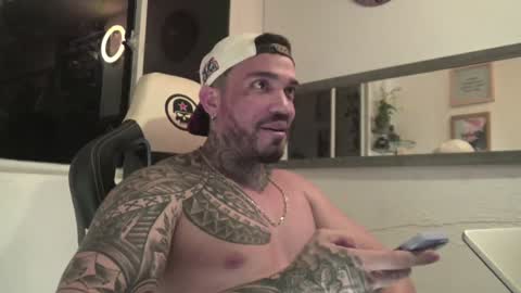 angellatino0 online show from December 27, 2024, 3:09 am