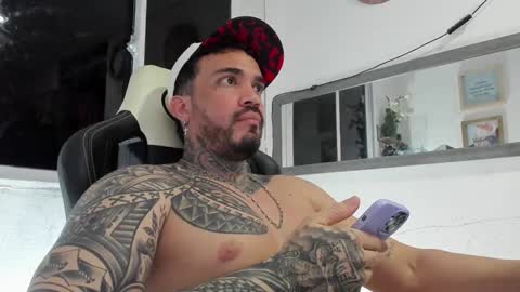 angellatino0 online show from December 30, 2024, 7:15 am