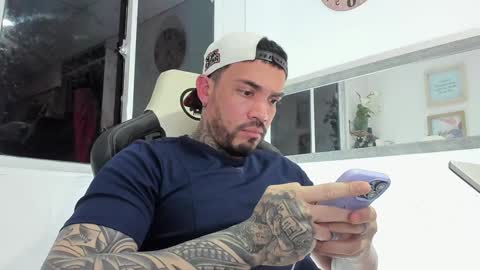 angellatino0 online show from January 1, 2025, 5:22 am