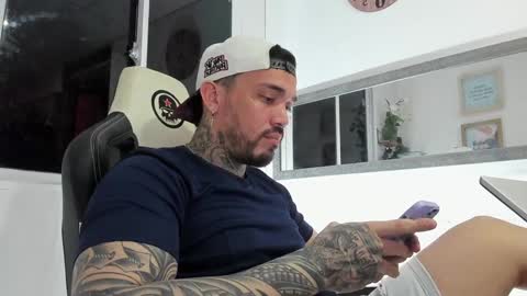 angellatino0 online show from January 1, 2025, 9:07 am