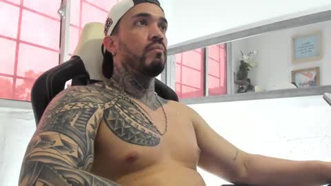 angellatino0 online show from January 1, 2025, 10:13 pm