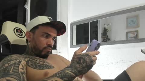 angellatino0 online show from January 2, 2025, 7:01 am