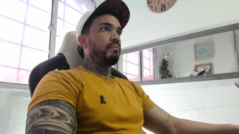 angellatino0 online show from January 2, 2025, 8:46 pm