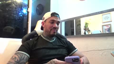angellatino0 online show from January 5, 2025, 5:51 am