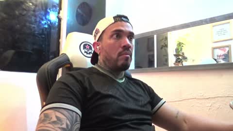 angellatino0 online show from January 5, 2025, 9:05 am