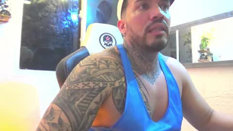 angellatino0 online show from January 8, 2025, 6:52 am