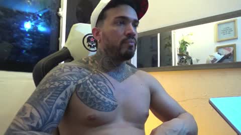 angellatino0 online show from January 12, 2025, 1:11 am