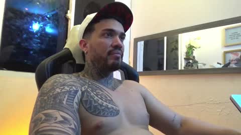 angellatino0 online show from January 12, 2025, 11:36 pm
