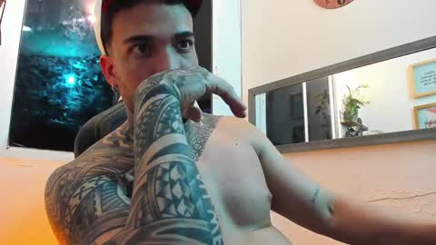 angellatino0 online show from January 21, 2025, 4:21 am