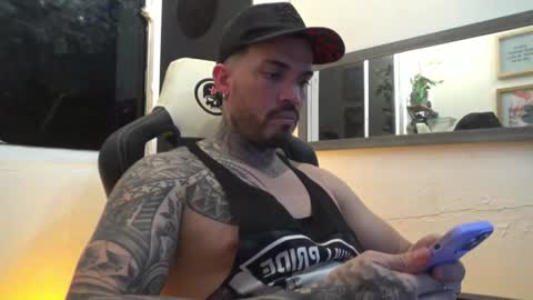 angellatino0 online show from January 28, 2025, 7:22 am
