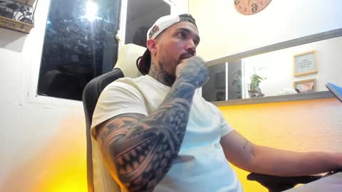 angellatino0 online show from February 2, 2025, 3:43 am