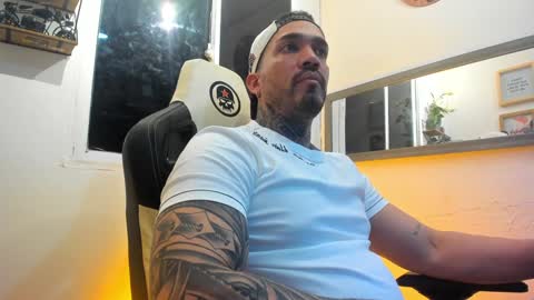 angellatino0 online show from February 2, 2025, 6:48 am