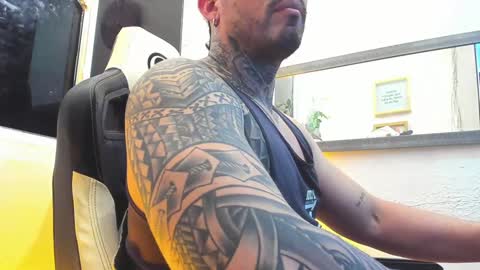 angellatino0 online show from February 3, 2025, 4:25 am