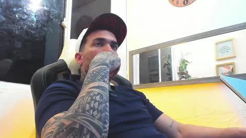 angellatino0 online show from February 4, 2025, 5:53 am