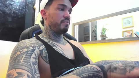 angellatino0 online show from February 5, 2025, 6:35 am