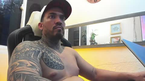 angellatino0 online show from February 5, 2025, 9:36 am