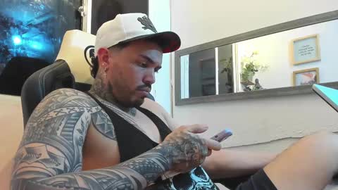 angellatino0 online show from February 9, 2025, 5:50 am