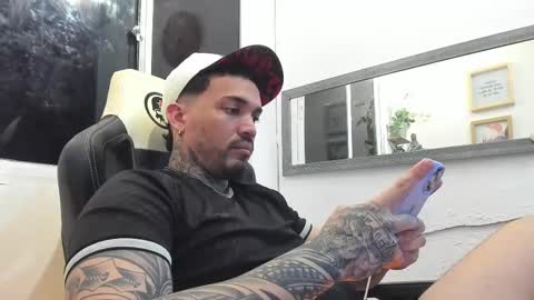 angellatino0 online show from February 14, 2025, 7:07 am