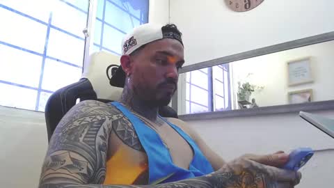 angellatino0 online show from February 16, 2025, 9:38 pm