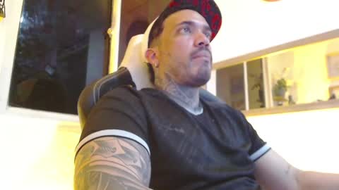 angellatino0 online show from February 20, 2025, 7:23 am