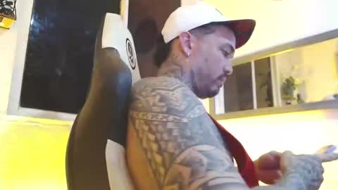 angellatino0 online show from February 21, 2025, 7:45 am