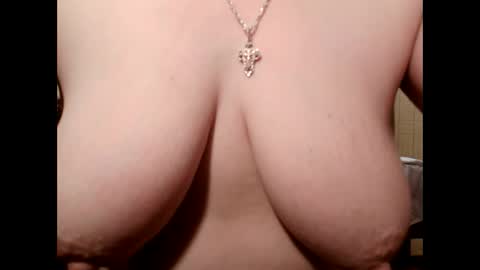 Snapshot of angelleah chatting on October 5, 2025, 5:50 am angelleah online show from October 5, 2025, 5:50 am