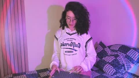 Angellike online show from April 27, 2026, 2:31 am