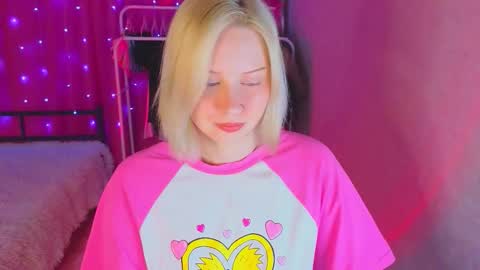 Snapshot of angellisss chatting on February 9, 2026, 12:31 pm Cutie online show from February 9, 2026, 12:31 pm