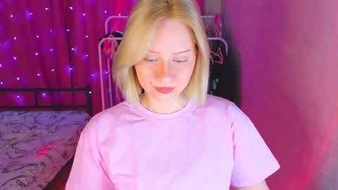 Snapshot of angellisss chatting on March 8, 2026, 12:09 pm Cutie online show from March 8, 2026, 12:09 pm