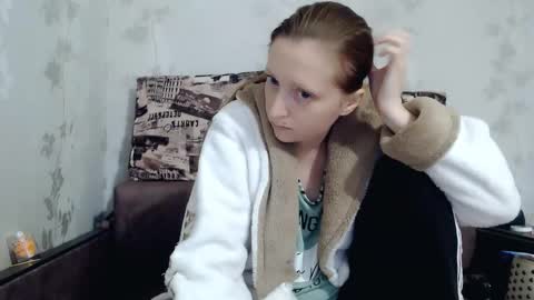 Snapshot of angellllsexy chatting on October 31, 2025, 1:23 pm Galina online show from October 31, 2025, 1:23 pm