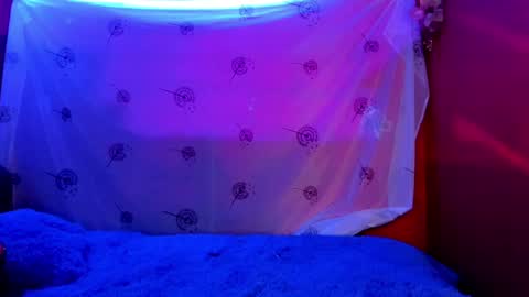 Angel  online show from December 4, 2024, 7:06 am