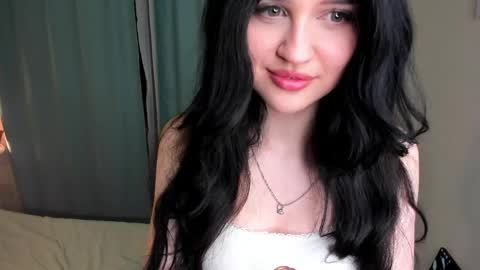 angellvee online show from May 13, 2026, 8:49 pm