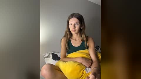 angelmae2947 online show from May 11, 2026, 5:57 am