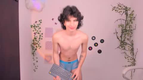 Snapshot of angelo_duarte chatting on September 24, 2025, 6:11 pm Angel online show from September 24, 2025, 6:11 pm